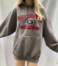 Load image into Gallery viewer, (M) Georgia Bulldogs Hoodie
