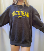 Load image into Gallery viewer, (M) Michigan Champion Sweatshirt
