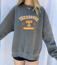 Load image into Gallery viewer, (M) Tennessee Sweatshirt
